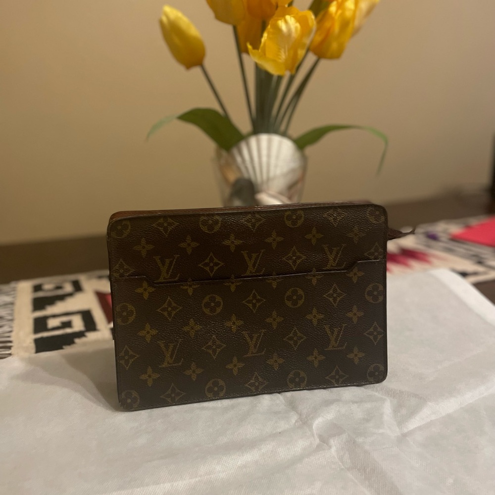 Louis Vuitton Monogram Clutch